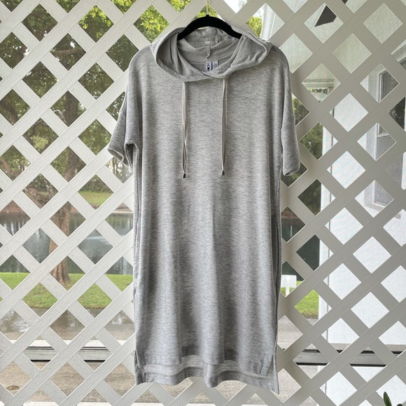 Cable Gauge Short Sleeve Hoodie 